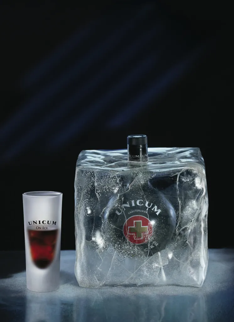 Zwack Unicum Unicum Kräuterlikör | 40 % Vol | 0,7 L 5 Zwack Unicum Unicum Kräuterlikör | 40 % Vol | 0,7 L – Bild 5