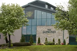 The Glenlivet 18 Jahre Single Malt Scotch Whisky In Geschenkpackung | 40 % Vol | 0,7 L -Essen Verkäufe 9a207df0ca9fd1760a69862d6bc336a9