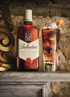Ballantine's Finest Blended Scotch Whisky | 40 % Vol | 0,7 L 19 Ballantine's Finest Blended Scotch Whisky | 40 % Vol | 0,7 L -Essen Verkäufe b8ece9f951f4eb74195d3c49e62ef8f8