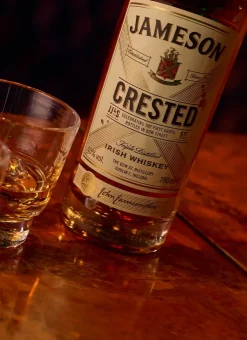 Jameson Crested Blended Irish Whiskey, 0,7l, Alc. 40 Vol.-% -Essen Verkäufe c1b59c5ec45139e55022618a68515cd4
