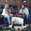 Mixcompany Jägermeister Adventskalender Fanpaket - Kalender 24 Verschiedene Fan Artikel Jägermeister Zubehör Geschenkbox Kräuterlikör Überraschungsbox (35% Vol)- [Enthält Sulfite]