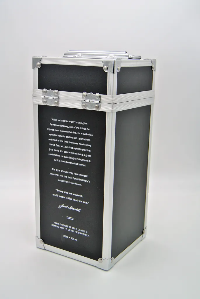 Jack Daniels Old No.7 Im Flight Case Geschenkset 0,7l 40% Vol. 3 Jack Daniels Old No.7 Im Flight Case Geschenkset 0,7l 40% Vol. – Bild 3